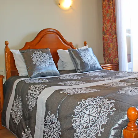 Henrique Viii Pensión 3*